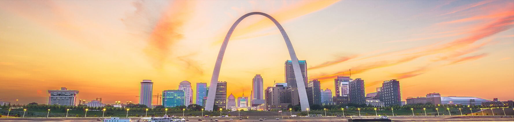 STL_Skyline_ArcCentered_1778px
